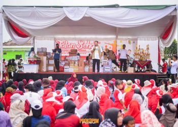 Pesawaran Meriahkan Hari Jadi ke-18 dan HUT RI ke-80 dengan Jalan Sehat Bersama Wabup