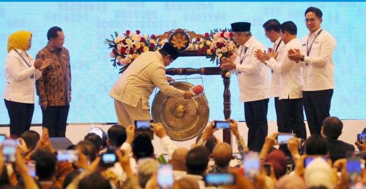 Bupati Lampung Selatan Radityo Egi Pratama Dampingi Presiden Prabowo di Apkasi Otonomi Expo 2025, Dorong Produk Lokal Go Nasional dan Internasional