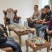 Polres Metro Perkuat Sinergi dengan Ponpes Roudlatul Qur’an dan Salurkan Bantuan Sosial untuk Driver Ojol dan Warga Kurang Mampu