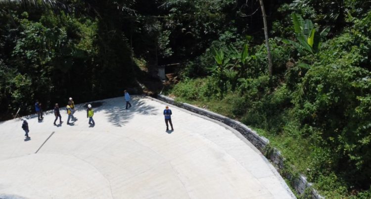 Jalan Umbar–Putih Doh di Tanggamus Resmi Diperbaiki, Aktivitas Warga Kini Lebih Lancar