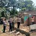 Polres Tanggamus dan Warga Gotong Royong Bersihkan Rumah Terdampak Gempa