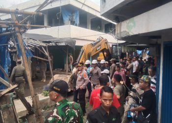 Revitalisasi Pasar Dekon Lampung Utara: Lapak Pedagang Tradisional Dibongkar Paksa, Warga Pasrah Menanti Janji Manis Pengembang