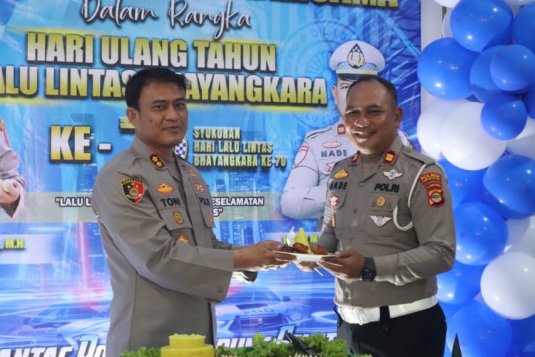 HUT Lalu Lintas Bhayangkara ke-70: Polres Lampung Selatan Banjir Apresiasi, Santuni Anak Yatim dan Pocil Juara!
