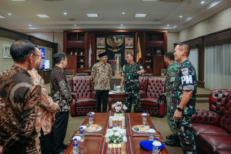 Gubernur Lampung Rahmat Mirzani Djausal Resmi Jadi Warga Kehormatan Korps Polisi Militer TNI AD, Tanda Sinergi Erat Pemda-TNI