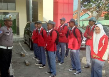Polisi Humanis di Lampung Selatan: Satlantas Sapa Pelajar hingga Tukang Ojek, Tekan Angka Kecelakaan Lewat Edukasi
