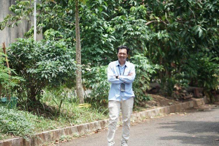 Kritik Sastra Marxis atas Puisi Muhammad Alfariezie: Potret Ironis Rakyat di Tengah Kapital dan Kekuasaan