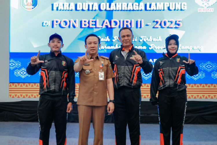 Sekdaprov Lampung Marindo Kurniawan Lepas 80 Atlet Kontingen Bela Diri II PON 2025, Targetkan Prestasi Gemilang di Kudus