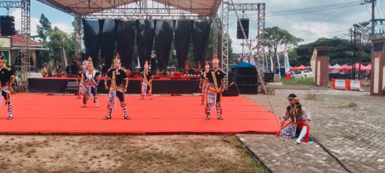 Wamen dan Ketua DPD RI Beri Apresiasi Tinggi untuk Pringsewu Cultural Festival 2025: Wujud Harmoni Budaya dan Kebhinekaan Lampung