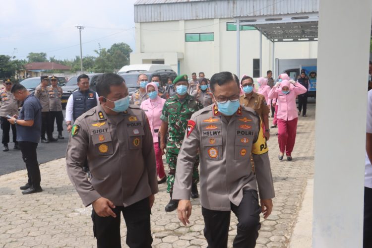 Polisi Lampung Selatan Salurkan 4.074 Porsi Makanan Bergizi, Kapolda dan Ketua Bhayangkari Turun Langsung Pantau Distribusi