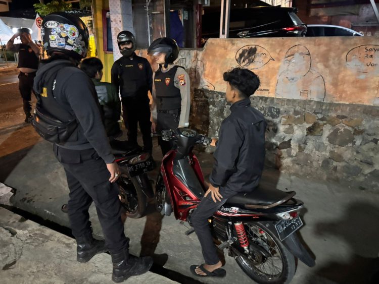 Patroli Perintis Presisi Polres Tanggamus Bubarkan Balap Liar dan Cegah Aksi Kriminal di Gisting