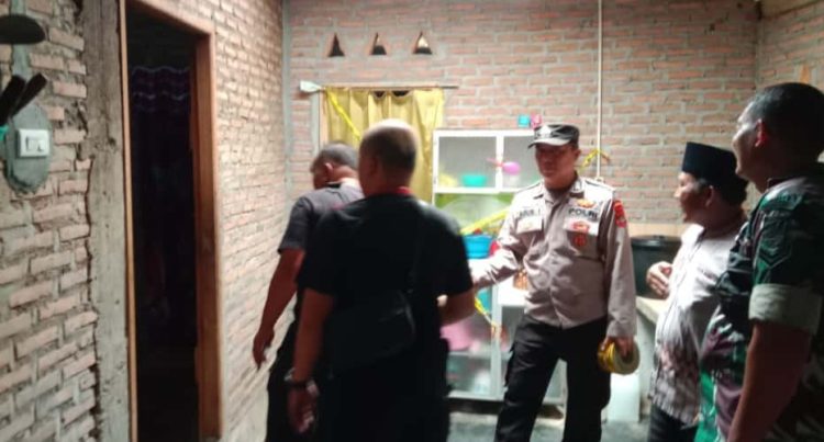 Warga Dusun Jualang Kota Agung Ditemukan Meninggal di Rumah, Polisi dan Inafis Lakukan Identifikasi
