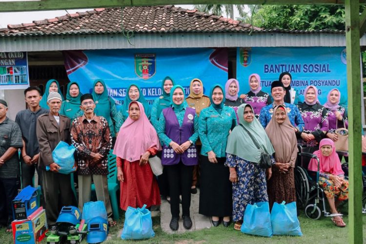 Perkuat Peran Keluarga dan Gotong Royong, Ibu Purnama Wulan Sari Mirza Dorong Warga Pekon Marang Pesisir Barat Bangkitkan Semangat Produktif