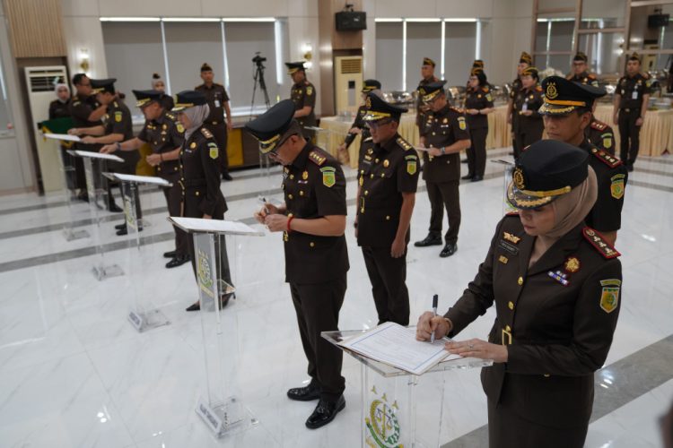 Jaksa Tegas dan Humanis: Dr. Rita Susanti Resmi Pimpin Kejari Lampung Tengah