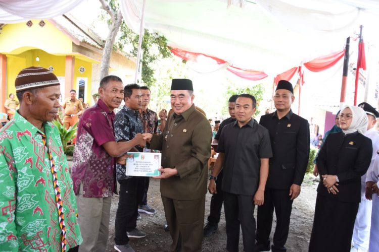 Bupati Tanggamus Serahkan Alsintan ke 50 Kelompok Tani, Langkah Nyata Wujudkan Swasembada Pangan