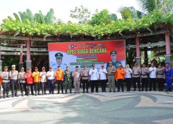 Polres Tanggamus Bersama BMKG dan Basarnas Gelar Simulasi Besar Tanggap Bencana di Pantai Muara Indah