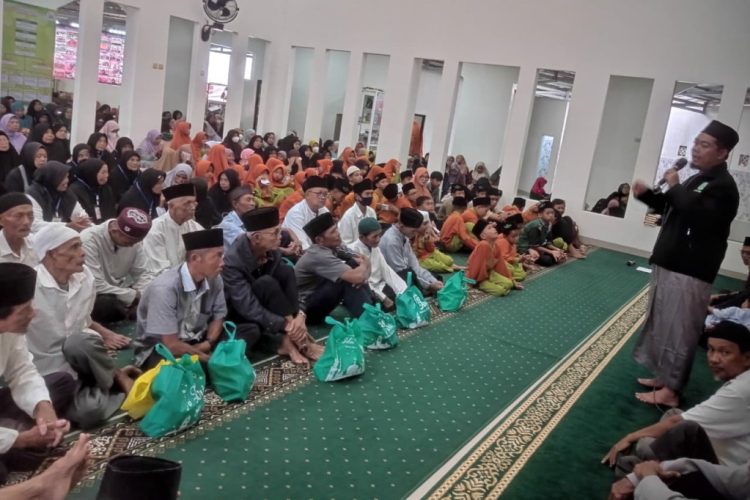 Yayasan Ishlahul Umat Lampung Tebar Kepedulian, Ratusan Yatim dan Dhuafa Disantuni