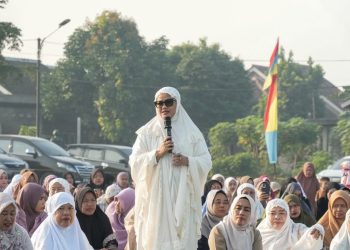 Tanpa Jamuan Mewah, Bupati Ella Hadir di Tengah Warga Rayakan Lebaran
