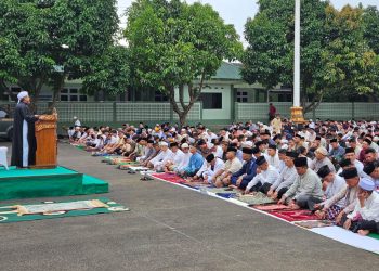 Ribuan Warga Padati Kodam Raden Inten, Pangdam Sambut Hangat Salat Id hingga Halal Bihalal