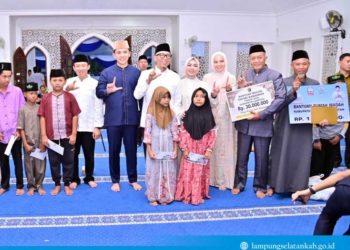 Disambut Bupati Egi, Safari Ramadan Pemprov Lampung Hangatkan Warga Desa Pisang