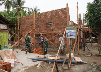 Progres Rehab RTLH TMMD Kodim 0421 Lampung Selatan Masuki Tahap Konstruksi Utama