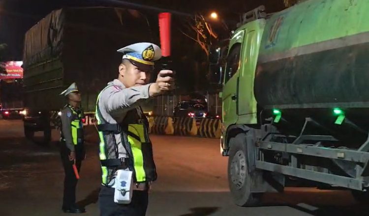 Rombongan Pemudik Motor Dikawal Polisi Saat Keluar dari Pelabuhan Bakauheni