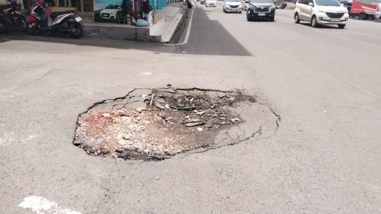 Infrastruktur Jalan Memprihatinkan, Pemkot Bandar Lampung Diminta Prioritaskan Perbaikan