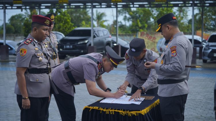 Kapolsek Bakauheni dan Jati Agung Berganti, Polres Lamsel Perkuat Pelayanan Publik