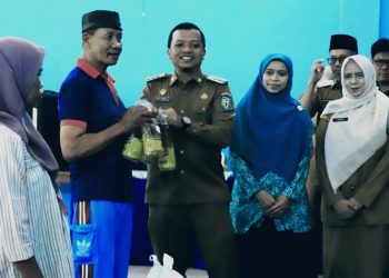 Bupati Pringsewu Salurkan Bantuan Pangan untuk 946 Warga Banyumas dan Margosari