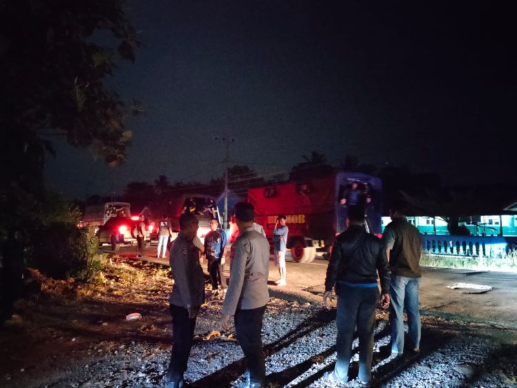 Situasi Mencekam di Sukadamai, Brimob Turun Tangan Evakuasi Terduga Pencuri