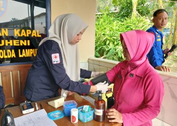 Bakti Kesehatan Polri, Puluhan Anak Ikuti Khitan Massal di Pesisir Lampung Selatan