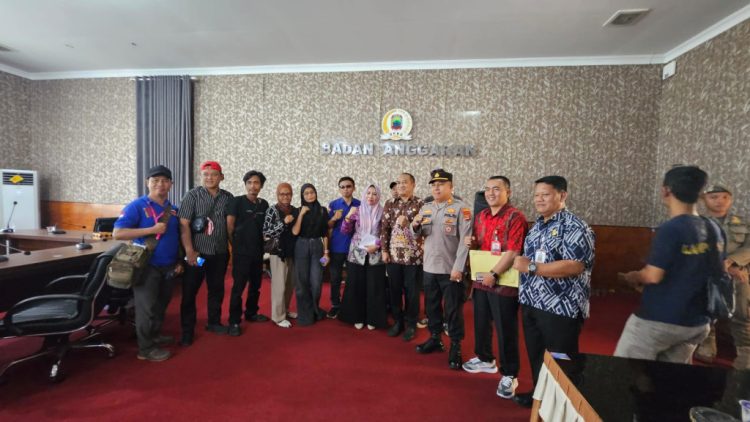 Audiensi di DPRD, GARUDA Minta Evaluasi PT Oasis Wood Industri Jika Ditemukan Pelanggaran