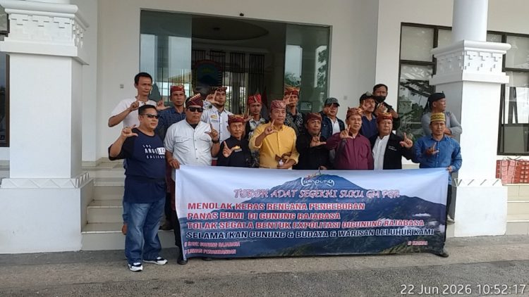 Jaga Kelestarian Gunung Rajabasa, Masyarakat Adat Kompak Tolak Proyek PLTP