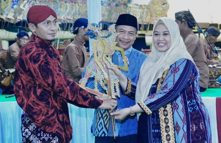 Umi Laila: Bersih Desa Wonodadi Bukan Sekadar Tradisi, Tapi Wujud Syukur dan Persatuan