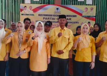 Golkar Pringsewu Panaskan Mesin Politik, Ririn Kuswantari Lantik Pengurus Sukoharjo dan 16 Pimdes