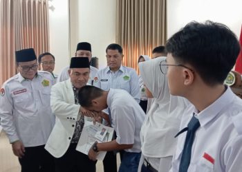 15 Siswa MTs dan MAN Pringsewu Raih Penghargaan, Kemenag Beri Dukungan Penuh untuk Pelajar Berprestasi