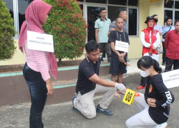 Bawa Pisau dari Rumah, Tersangka Pembunuhan Agnes Wulandari Peragakan Detik-detik Aksi Berdarah