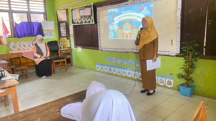 Tingkatkan Kesadaran Keuangan Sejak Dini, Mahasiswa Itera Gelar Edukasi Finansial untuk Pelajar SD