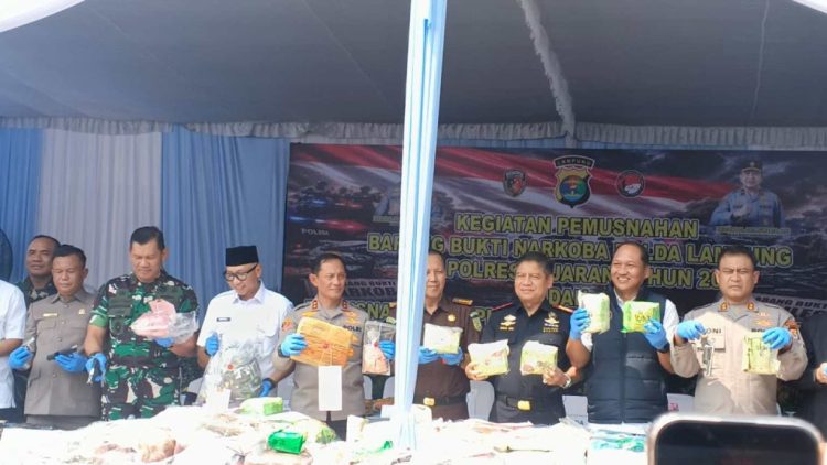Lampung Darurat Narkoba? Polda Musnahkan BB Rp264 Miliar dan Ratusan Senjata Api Ilegal
