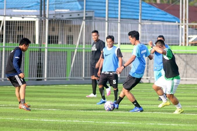 Tak Sekadar Bertahan, Formasi 2-4-1 Bikin Mini Soccer Lebih Agresif dan Efisien