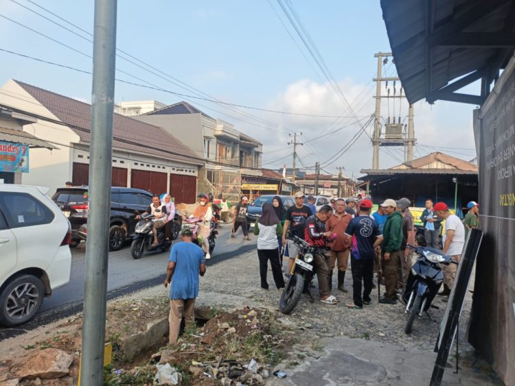 Kerja Bakti Serentak di Sukarame, Warga Minta Pemkot Bandar Lampung Revitalisasi Drainase