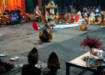 Nyambai Bukan Sekadar Tarian! Bupati Pesibar Minta Tradisi Tetap Hidup di Era Modern