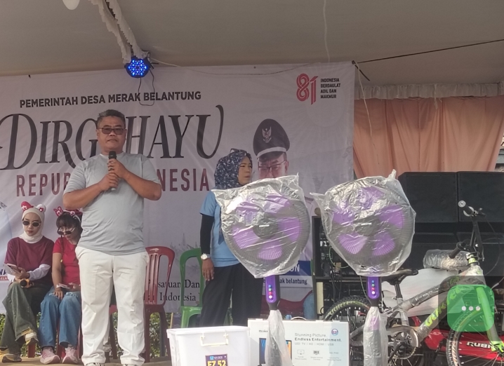 Meriahkan Kemerdekaan, Ratusan Warga Merak Belantung Tumpah Ruah Ikuti Jalan Sehat