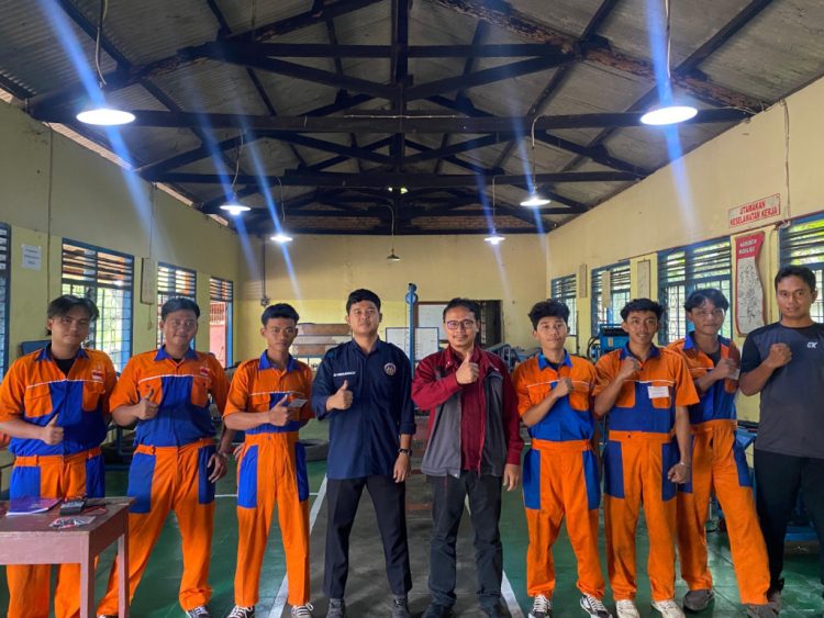 Dari Bengkel ke Dunia Kerja, SMK Taruna Bumi Metro Tempah Siswa dengan 70 Persen Praktik