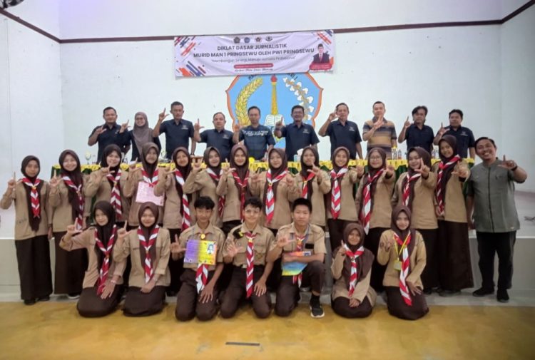 Laskar Tinta Emas MAN 1 Pringsewu Belajar Jurnalistik Bersama PWI
