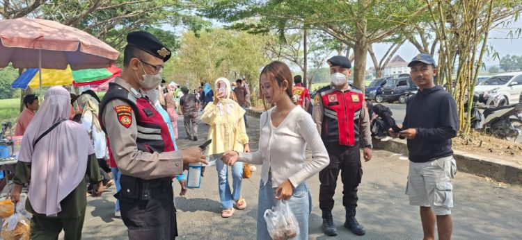 Abu Anak Krakatau Terbawa Angin ke Pringsewu, Warga Diimbau Waspada