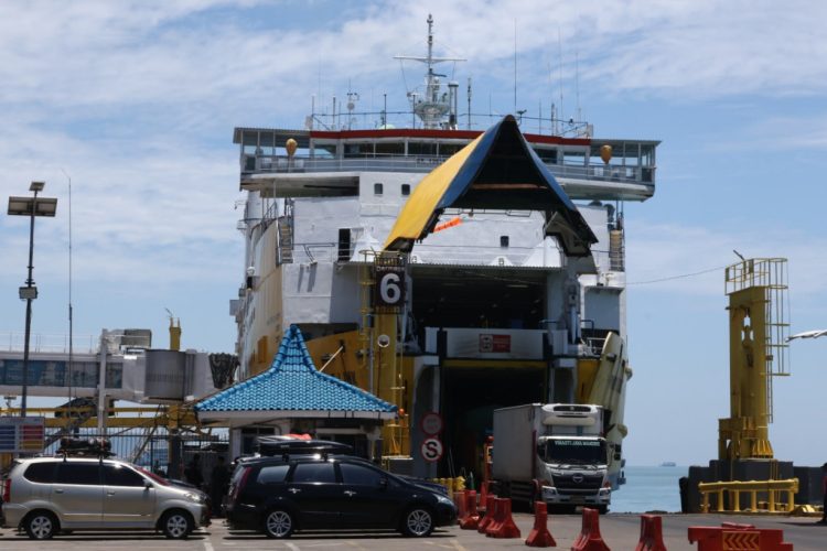 Aktivitas Anak Krakatau Meningkat, ASDP Siapkan 60 Kapal Layani Merak-Bakauheni