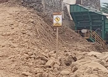 Aktivitas Tambang Batu Bukit Gemuruh Disorot, Warga Keluhkan Debu Kendaraan Pengangkut