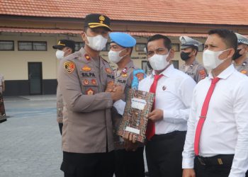 Ungkap Kasus Senpi hingga Curanmor, 16 Personel Polres Lampung Selatan Raih Reward