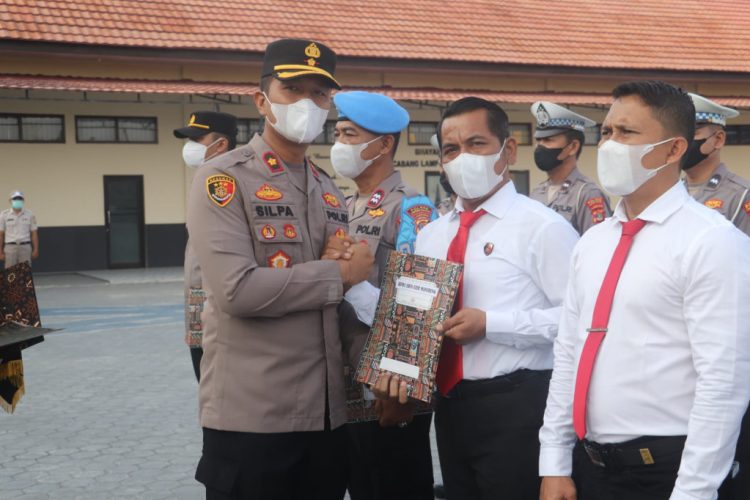 Ungkap Kasus Senpi hingga Curanmor, 16 Personel Polres Lampung Selatan Raih Reward