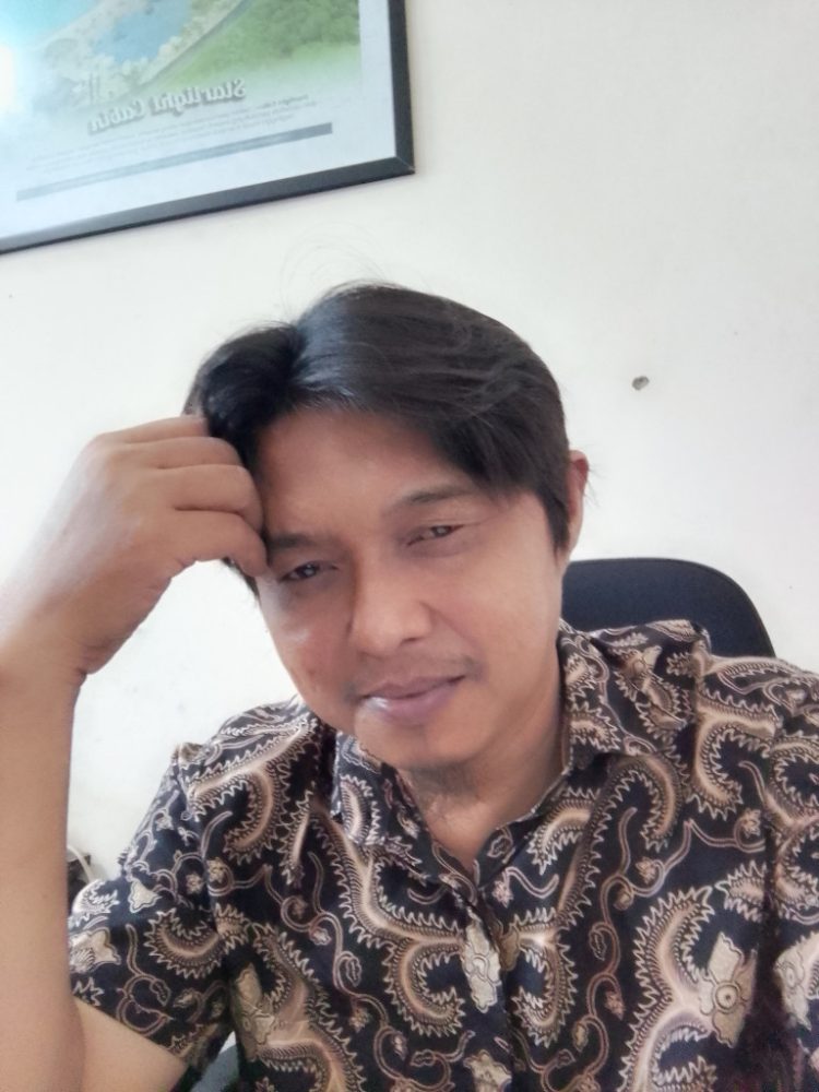 Saat Bahasa Agama Dipakai Kekuasaan: Membaca Ulang Kritik Karl Marx tentang “Candu”